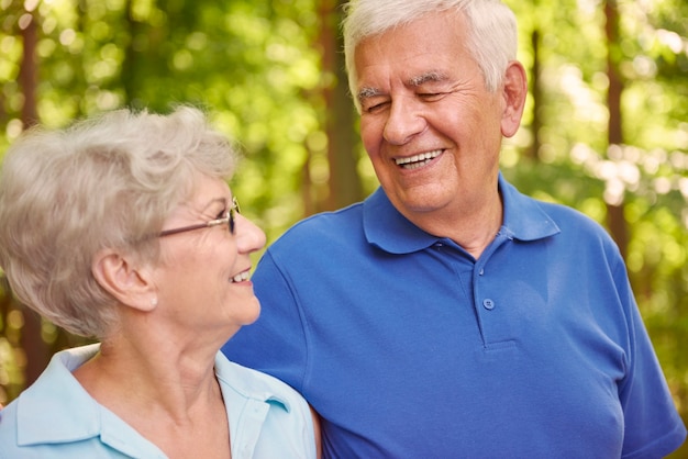 Après si longtemps, ils sont toujours amoureux