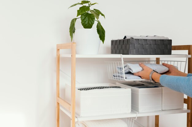 Armoire organisée à la maison