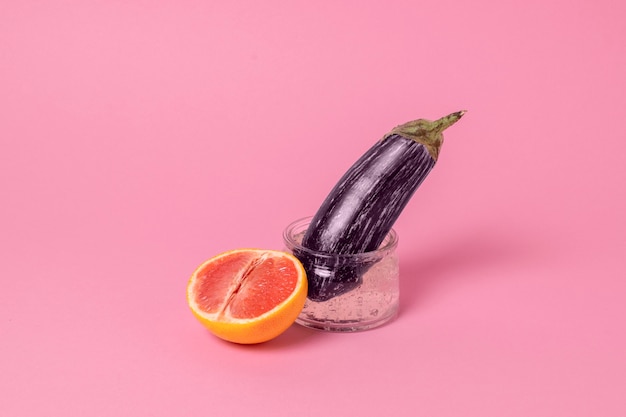 Photo gratuite arrangement abstrait de santé sexuelle avec de la nourriture