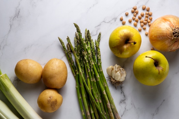 Arrangement d'aliments sains vue de dessus