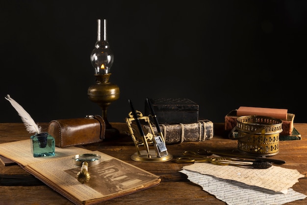 Photo gratuite arrangement d'artefacts de pirate nature morte