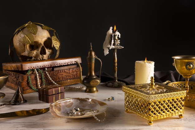 Photo gratuite arrangement d'artefacts de pirate nature morte