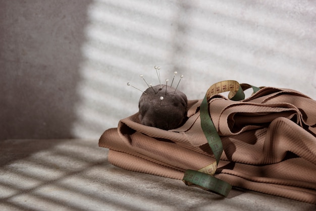 Photo gratuite arrangement d'articles de couture nature morte