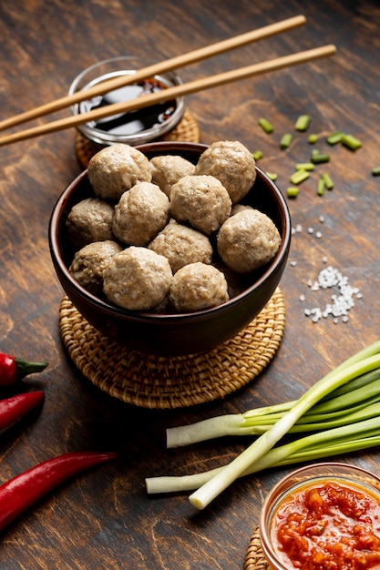 Arrangement de bakso indonésien traditionnel