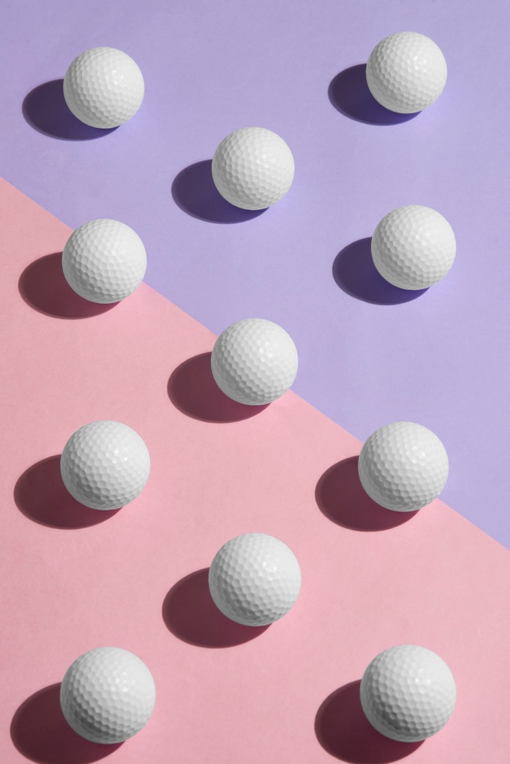 Photo gratuit arrangement de balles de golf nature morte