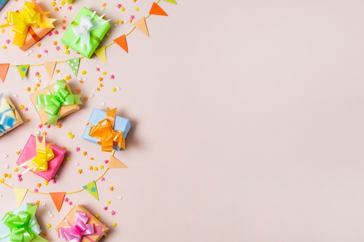 Photo gratuit arrangement de cadeaux avec espace de copie