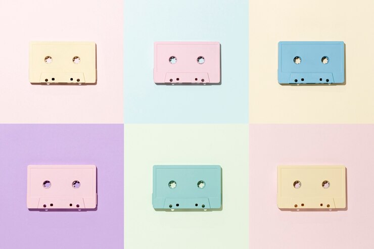 Photo gratuit arrangement de cassettes vintage