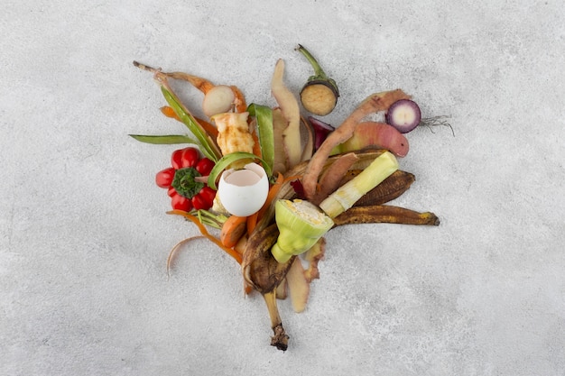 Photo gratuite arrangement de compost fait de nourriture pourrie