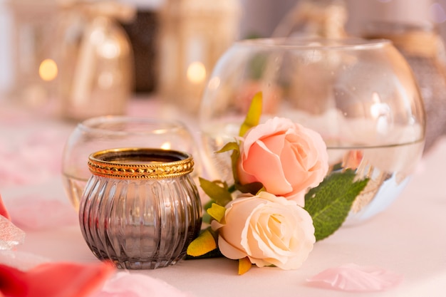 Arrangement créatif pour la fête de quinceañera sur table