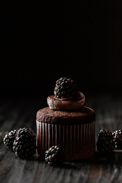 Arrangement de délicieux bonbons au chocolat