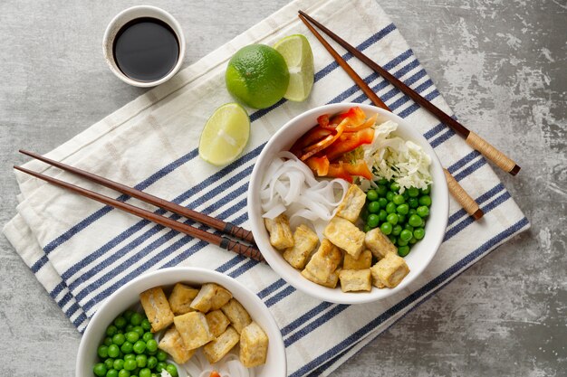 Arrangement avec un délicieux repas végétalien