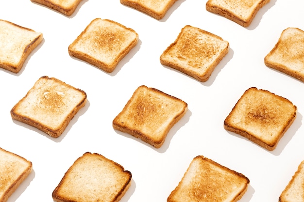 Arrangement de délicieux toasts à angle élevé