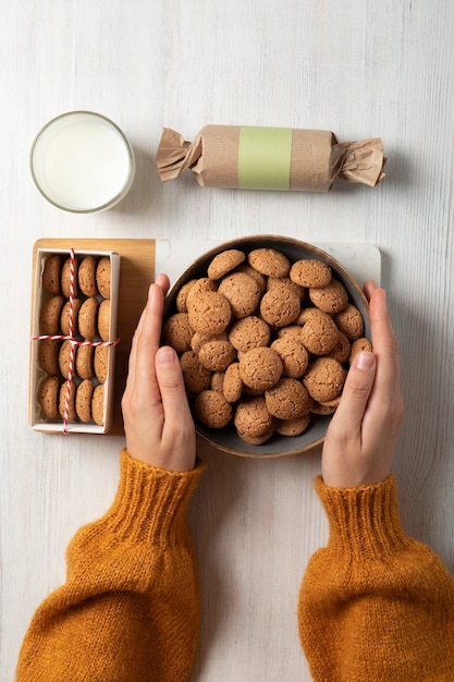 Photo gratuite arrangement de dessert pepernoten vue ci-dessus