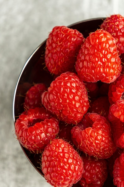 Arrangement de framboises vue de dessus