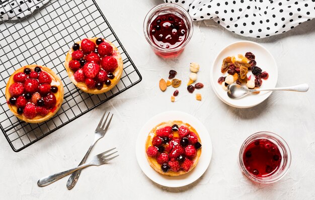 Arrangement de gâteaux fruités