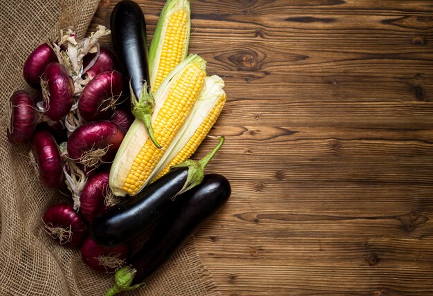 Arrangement de légumes d'automne avec espace copie