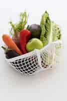 Photo gratuite arrangement de légumes dans un sac textile