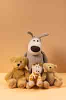 Photo gratuite arrangement mignon de jouets en peluche