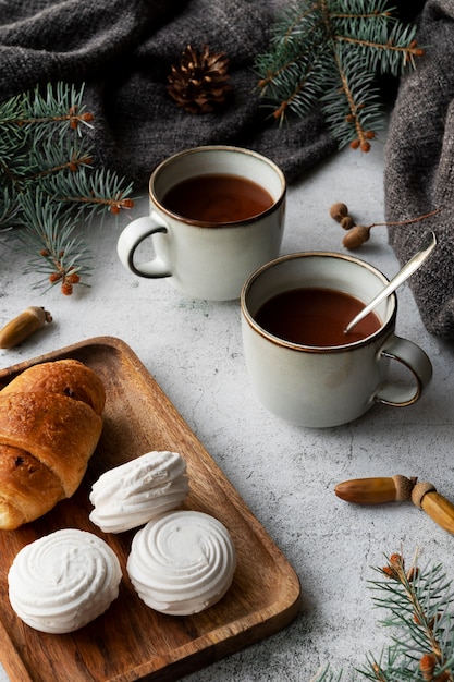 Arrangement de nourriture et de boissons à angle élevé