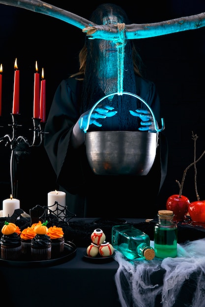 Photo gratuite arrangement de nourriture pour la fête d'halloween