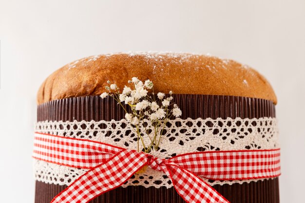 Arrangement de panettone délicieux nature morte