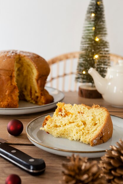 Arrangement de panettone délicieux nature morte