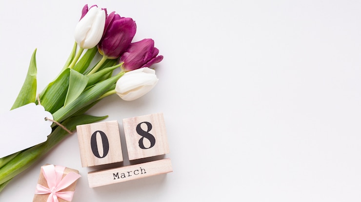 Photo gratuit arrangement plat avec des éléments féminins et un espace de copie