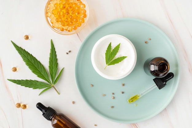 Arrangement de produits de cannabis biologique