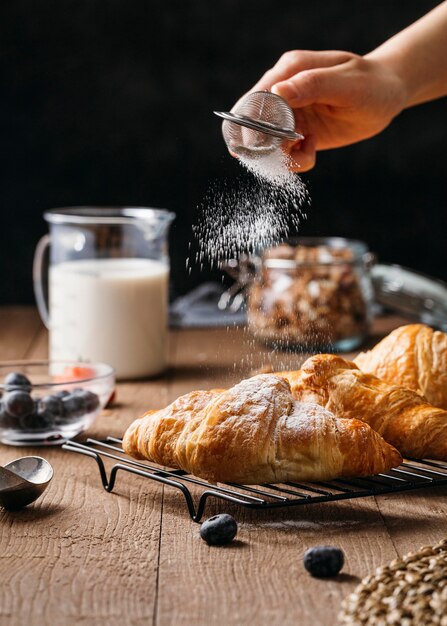 Arrangement de repas savoureux petit déjeuner vue de face