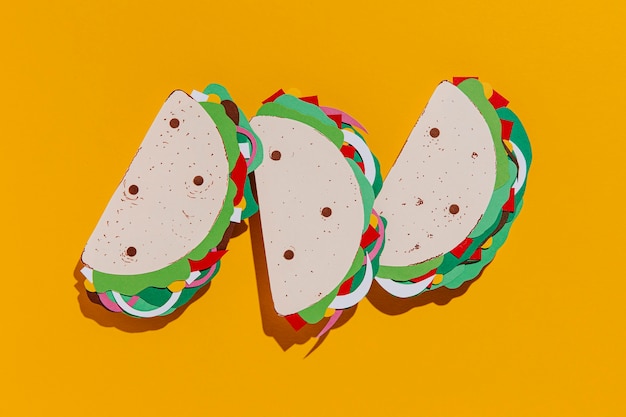 Arrangement de tacos en papier plat