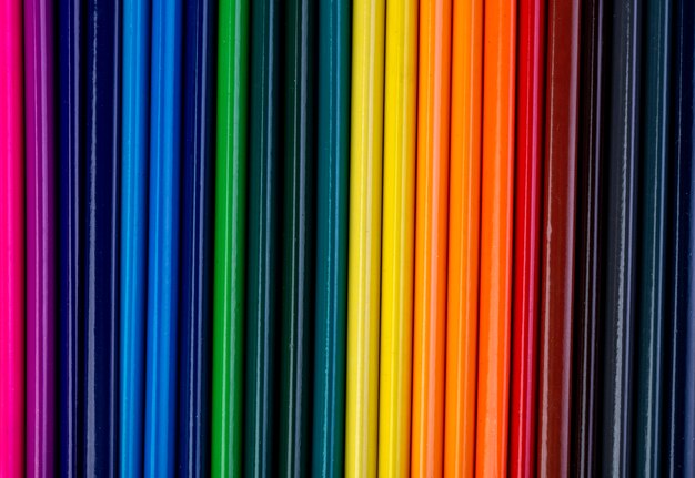 Arrière-plan d'un ensemble de crayons de couleur vue de dessus