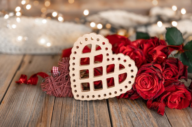 Arrière-plan festif pour la Saint-Valentin avec un bouquet de roses rouges copie espace
