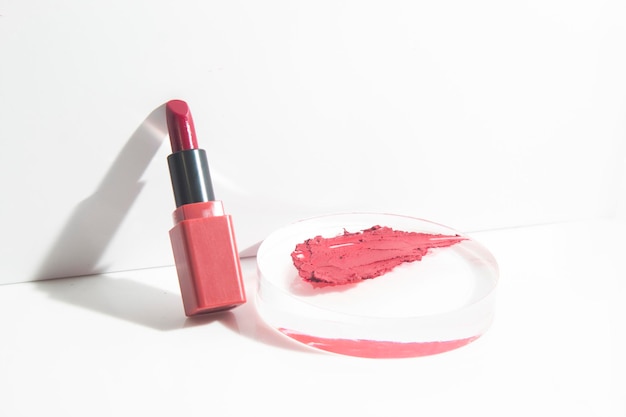 Arrière-plan, produit de crème de texture liquide de couleur de nuance de maquillage de rouge à lèvres cosmétique avec des soins de la mode beauté