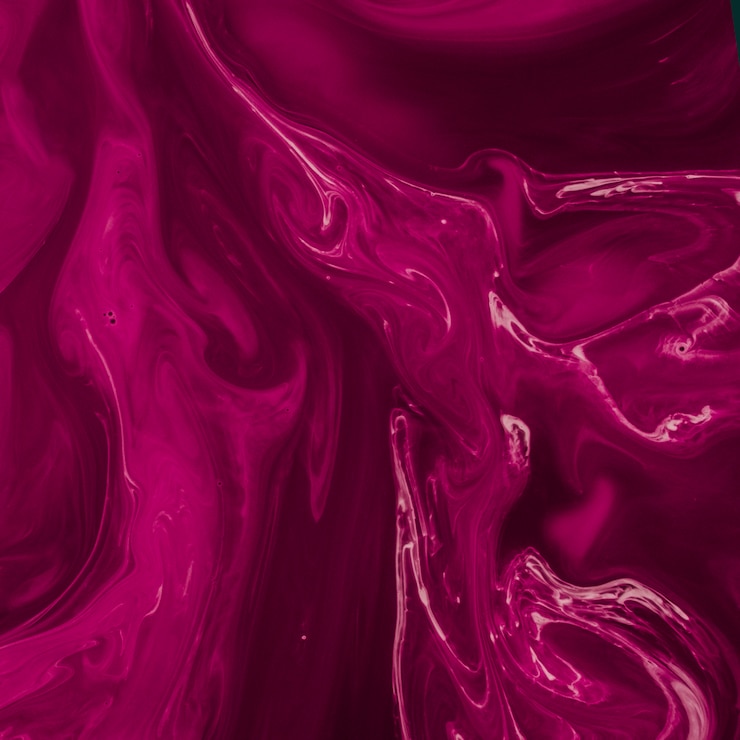 Photo gratuit arrière-plan à texture de torsion liquide de marbre magenta