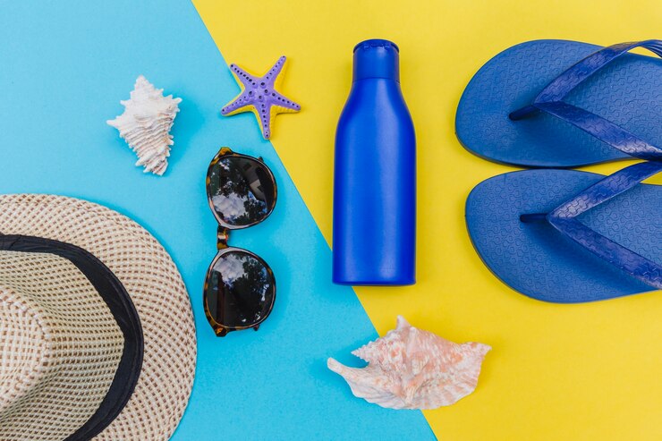 Photo gratuit articles de plage en composition