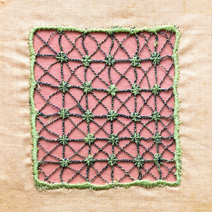 Photo gratuit arts et métiers populaires de broderie ukrainienne