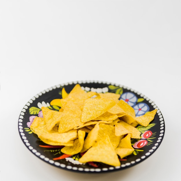 Assiette avec de délicieux nachos