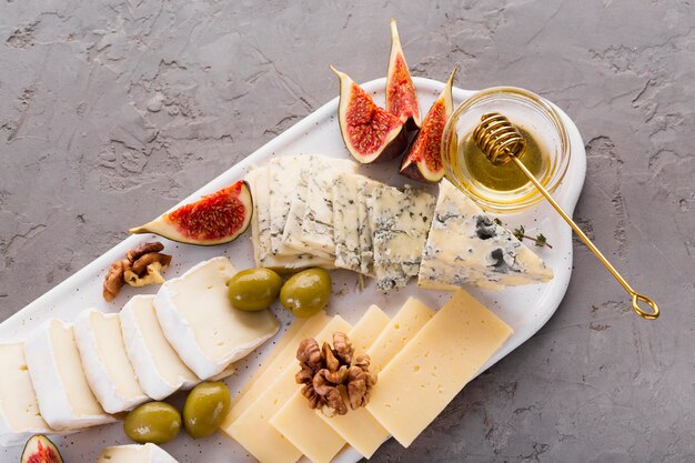 Assiette de fromages au miel