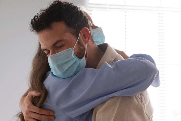 Assistant de santé avec patiente