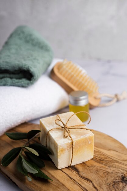 Assortiment de bain à angle élevé avec peu de savon