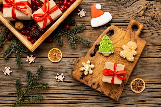 Assortiment de biscuits en pain d'épice de Noël