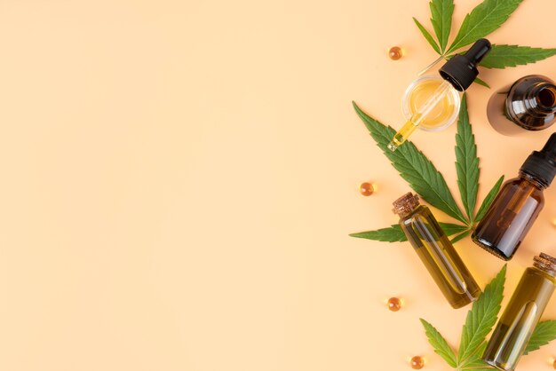 Assortiment de bouteilles d'huile de cannabis