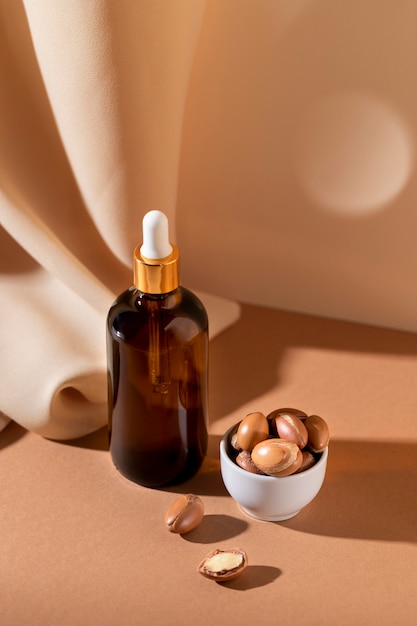 Assortiment de compte-gouttes d'huile d'argan naturel