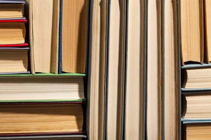 Photo gratuit assortiment créatif pour la journée mondiale du livre