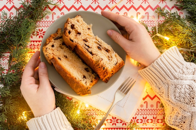 Assortiment de délicieux panettone nature morte