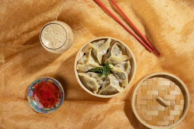 Photo gratuite assortiment de délicieux plats asiatiques