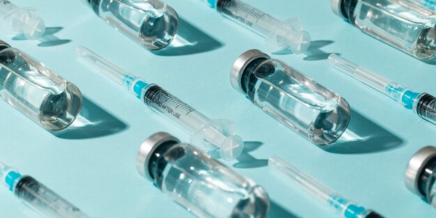Assortiment de flacons de vaccin préventif contre le coronavirus