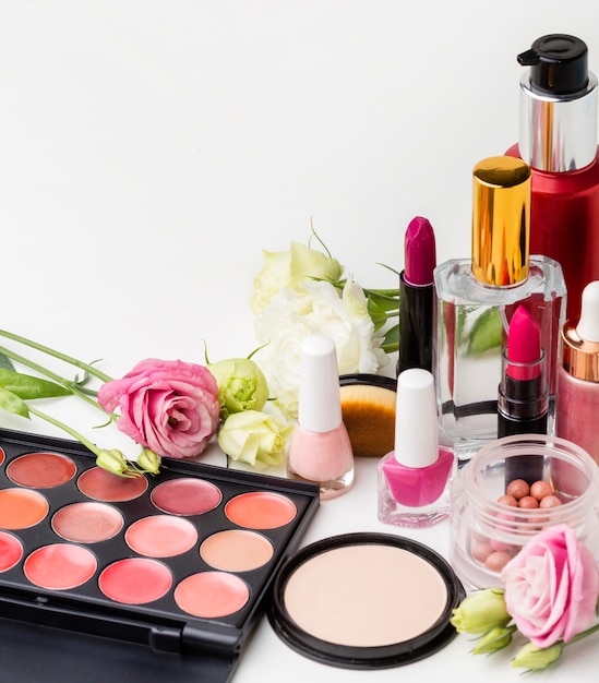 Photo gratuite assortiment gros plan de produits de beauté