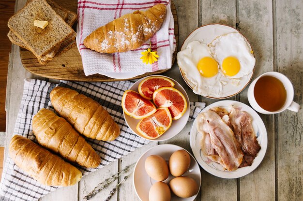 Assortiment de nourriture pour le petit-déjeuner