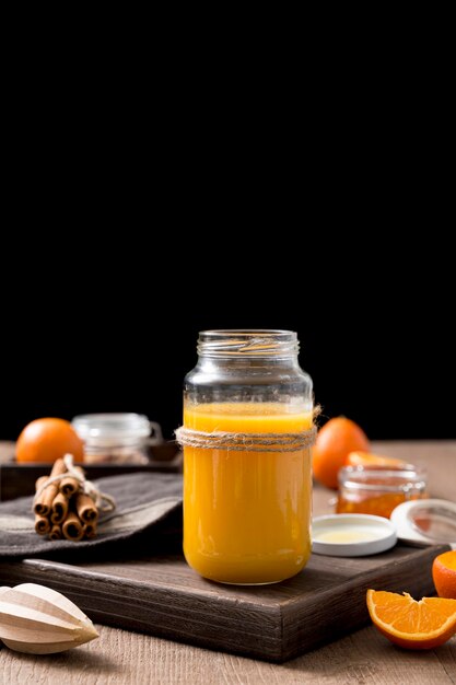 Assortiment de smoothies à l'orange fraîche